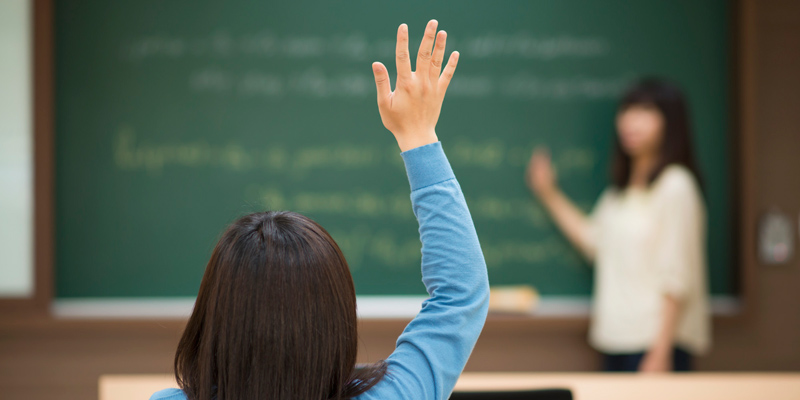 presen simple-blackboard-teaching
